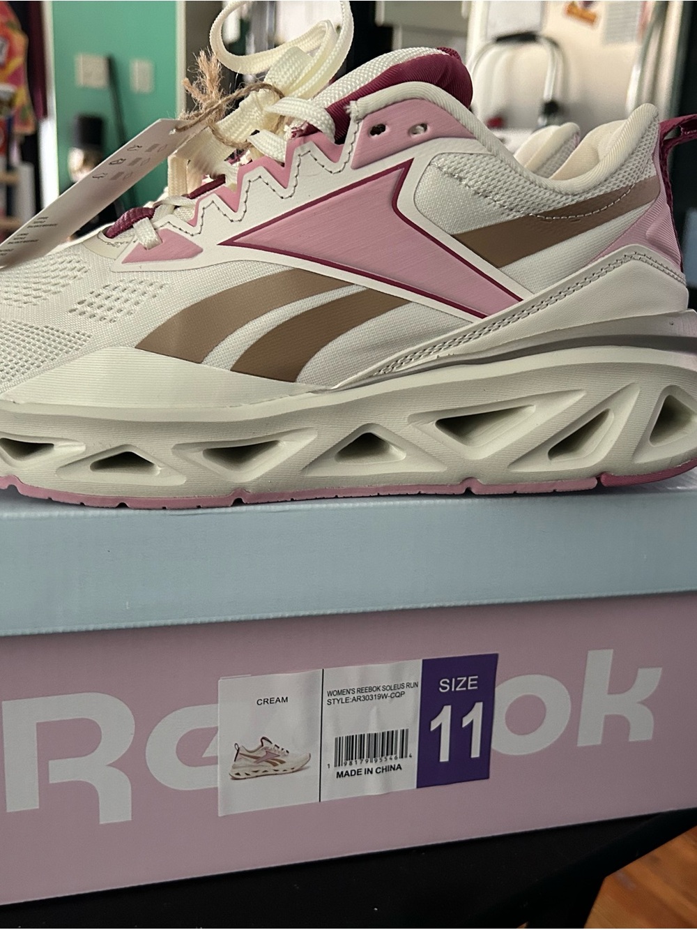 Reebok soleus run women’s 11 new with defects